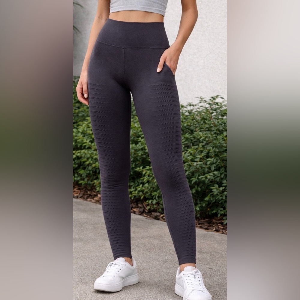 Fabletics Muted Plum High Waisted Perforated Sides Seamless Leggings NWOT  XS